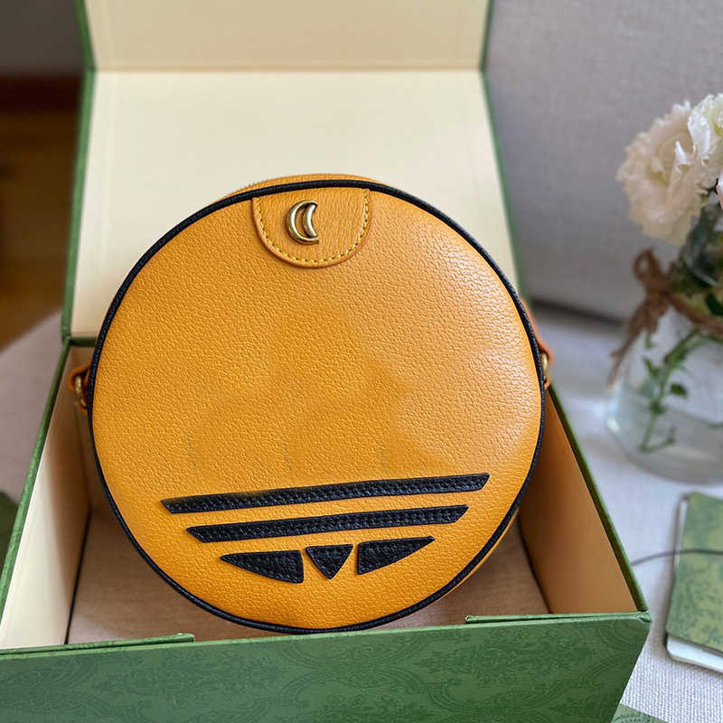 Designer Bag women fashion Top Handle quality crossbody shoulder strap Beach handbag fendyity letter Roma Travel Luxury fendace purse 09WT, No bags
Designer Bag women fashion Top Handle quality crossbody shoulder strap Beach handbag fendyity letter Roma Travel Luxury fendace purse 09WT, No bags