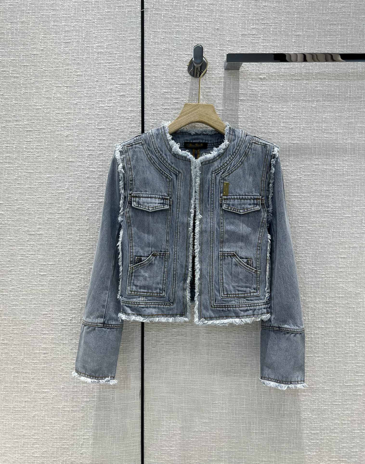 Milan Runway Jackets 2022 New Autumn O Neck Long Sleeve Panelled Women' Designer Sweaters Brand Same Style Outerwear 0818-13, Blue
Milan Runway Jackets 2022 New Autumn O Neck Long Sleeve Panelled Women' Designer Sweaters Brand Same Style Outerwear 0818-13, Blue