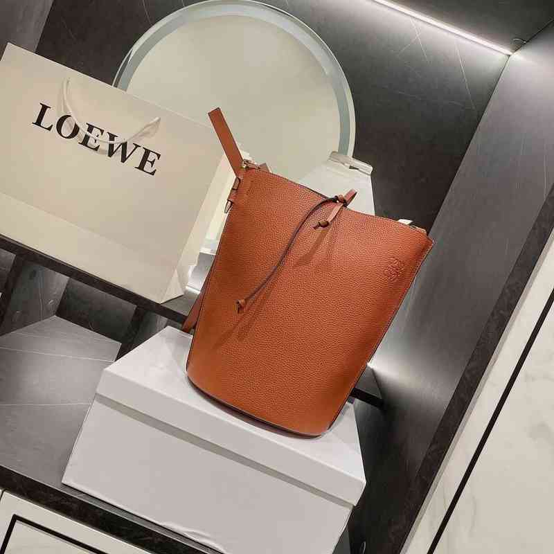 Designer bag leisure handbag loew's New Leisure Messenger Bucket Bag with Large Space and Multi-color Options Give Life Some Color fashion tote bags, Litchi caramel 20 x 29 
Designer bag leisure handbag loew's New Leisure Messenger Bucket Bag with Large Space and Multi-color Options Give Life Some Color fashion tote bags, Litchi caramel 20 x 29