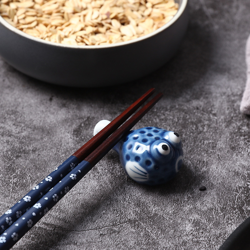 Puffer Fish Chopstick Rest Japanese Ceramic Chopsticks Stand Storage Funny Cartoon Shape Restaurant Supplies 0113I