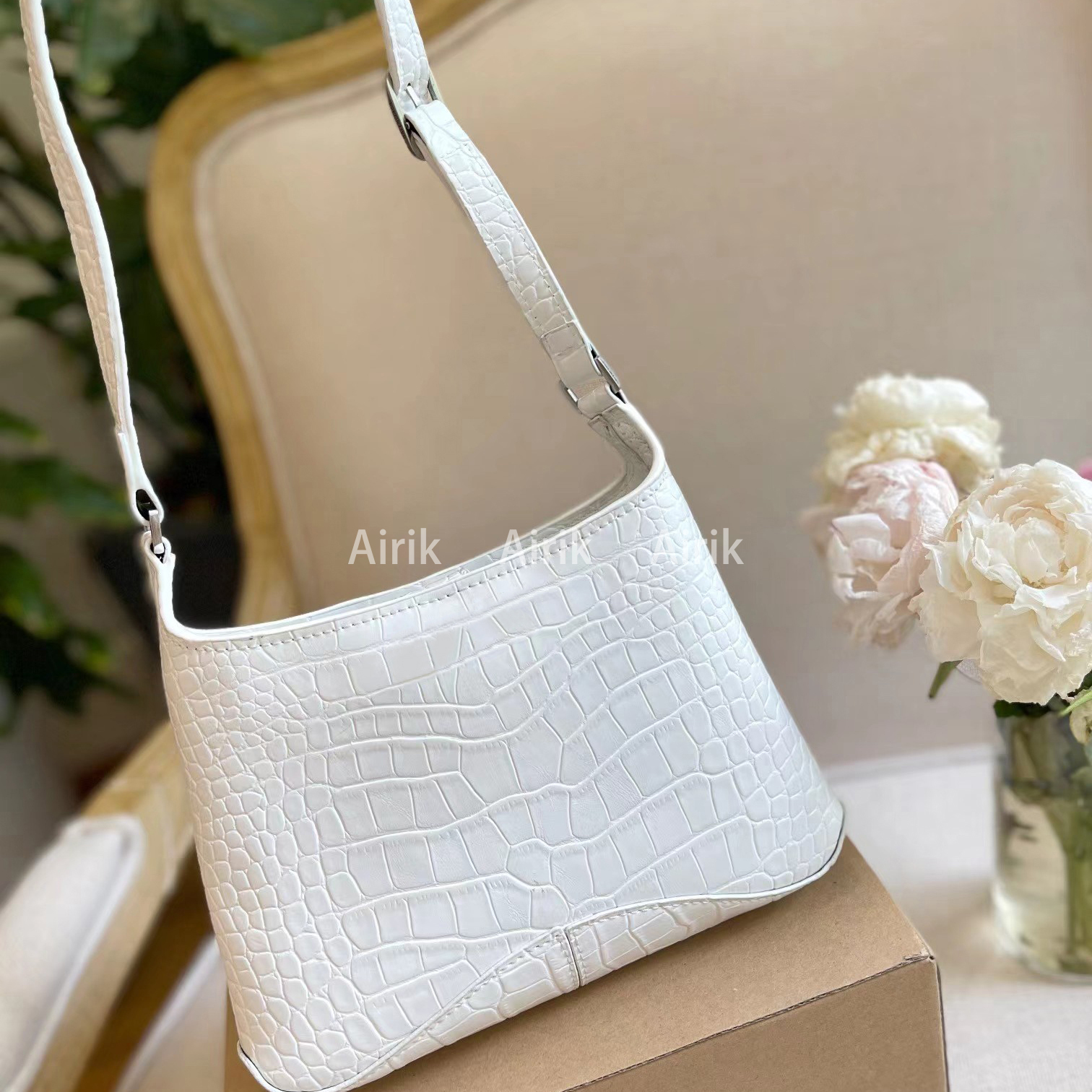 Luxurys Designers Bags Messenger Handbag Lady Totes Fashion Vintage Shoulder Bag Classic Crossbody Bag Stock Cross body Wallet 6099, #4
Luxurys Designers Bags Messenger Handbag Lady Totes Fashion Vintage Shoulder Bag Classic Crossbody Bag Stock Cross body Wallet 6099, #4