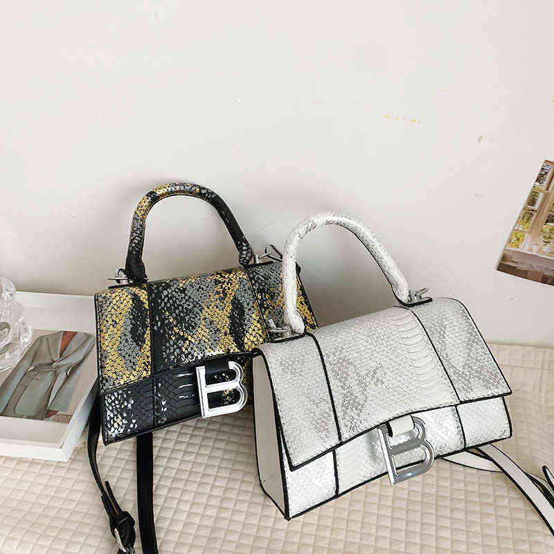 Handbags Women's new women's 2022 fashionable pattern Single Shoulder Messenger Bag versatile hands s, Black
Handbags Women's new women's 2022 fashionable pattern Single Shoulder Messenger Bag versatile hands s, Black