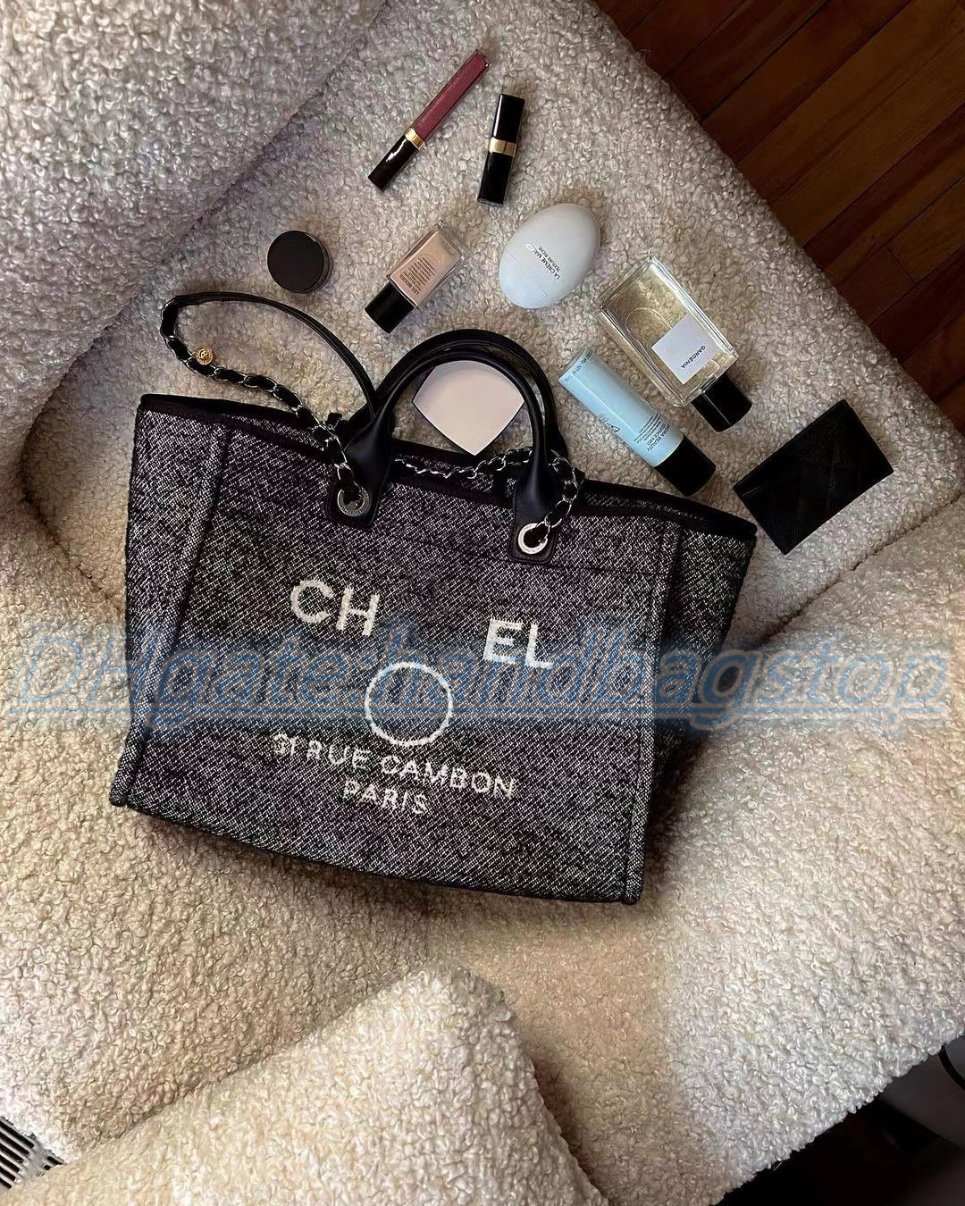 Luxurys Designers Beach Bags Shopping travel Shoulder Bag Nylon Women's men the tote bag crossbody fashion handbag wholesale card New style weekend top handle large
Luxurys Designers Beach Bags Shopping travel Shoulder Bag Nylon Women's men the tote bag crossbody fashion handbag wholesale card New style weekend top handle large