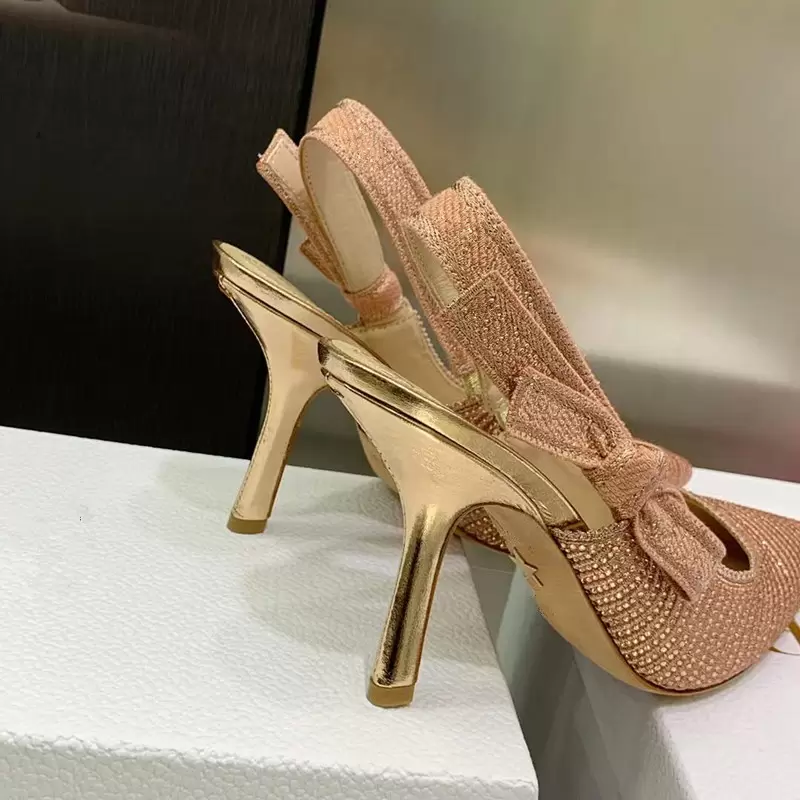 Letter Bow Knot High Heel sandals Shoes Women Runway Pointed Toe heels pumps Woman Gladiaor Sandals Lady Brand Design Mesh shoe size 43
Letter Bow Knot High Heel sandals Shoes Women Runway Pointed Toe heels pumps Woman Gladiaor Sandals Lady Brand Design Mesh shoe size 43