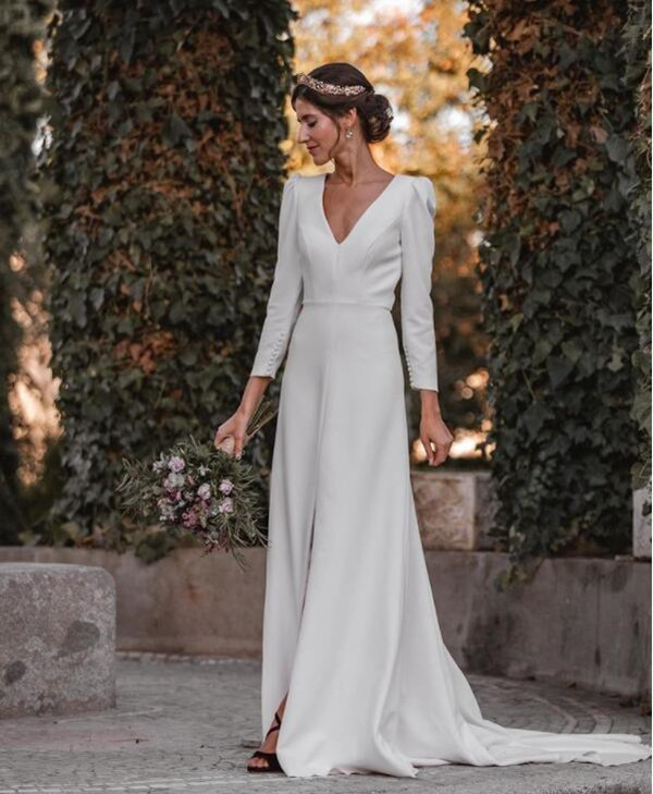 Long Sleeve Crepe Wedding Dress Modern Bohemian Elegant V Neck Open Back Front Split Beach Temple Bridal Gowns