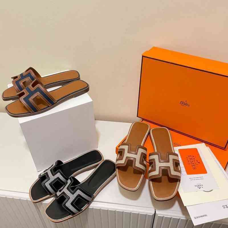 Designer Herme Oran Sandals Paris h Slipper High Version h H-type Leather with Large Soles for Women's Summer Beach Vacation Wear Flat Bottom Flip Flops Outside, Black
Designer Herme Oran Sandals Paris h Slipper High Version h H-type Leather with Large Soles for Women's Summer Beach Vacation Wear Flat Bottom Flip Flops Outside, Black