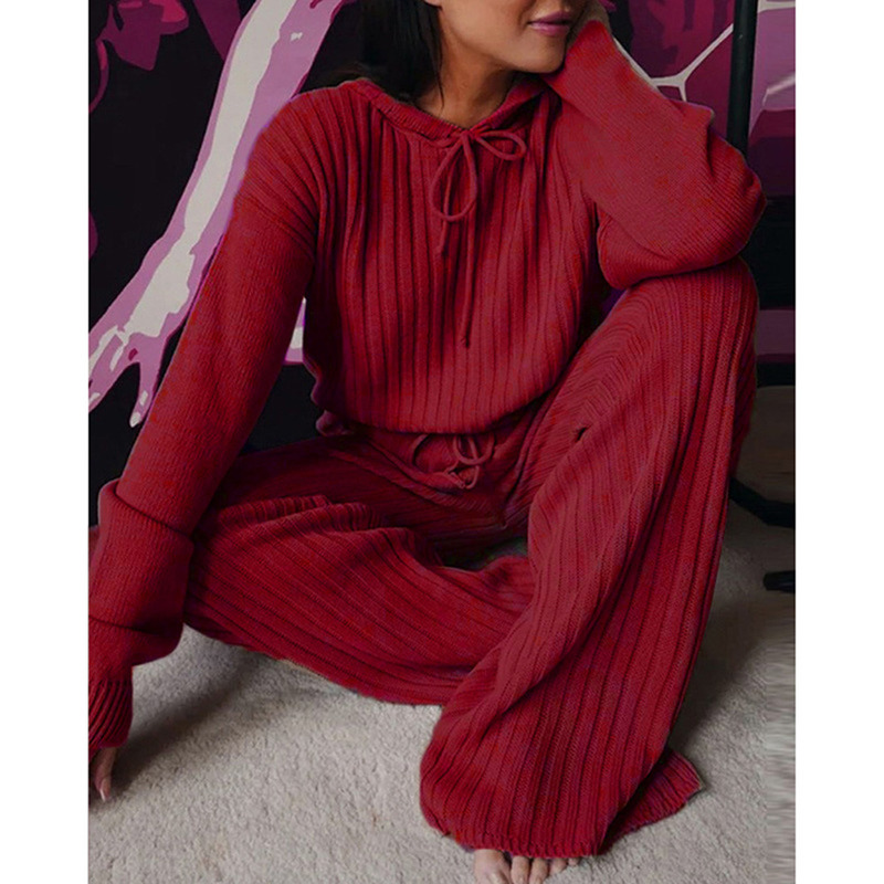 Knitted Two-Piece Women's Sweatsuit: Stay Cozy In Gray