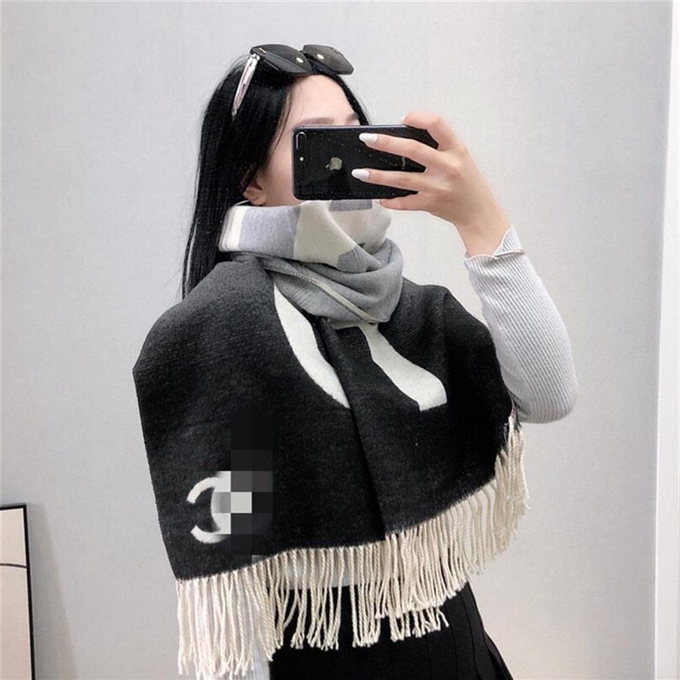 2021 new milk tea gradient color large letter scarf for women fashion European and American double-sided cashmere tassel shawls fo235T
2021 new milk tea gradient color large letter scarf for women fashion European and American double-sided cashmere tassel shawls fo235T