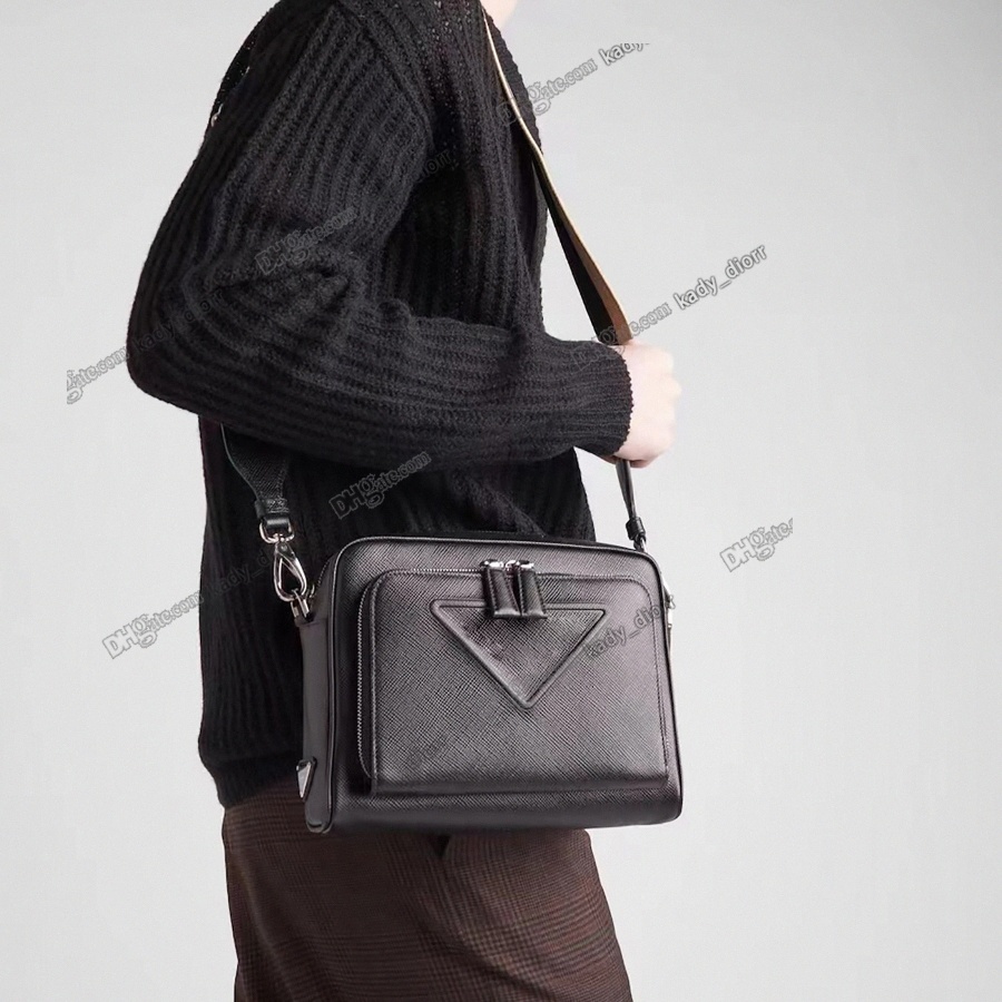 Saffiano leather shoulder bag emblematic triangle logo purse crosshatch effect waxed finish Re-Nylon lining luxury Designers handbag crossbody Messeng c1Gk#
Saffiano leather shoulder bag emblematic triangle logo purse crosshatch effect waxed finish Re-Nylon lining luxury Designers handbag crossbody Messeng c1Gk#