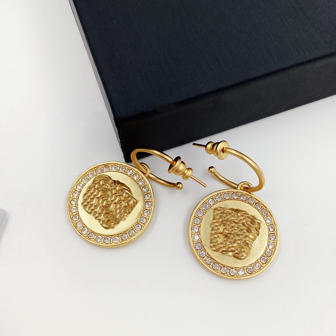 Luxury Designed Ladies Dangle & Chandelier Diamonds Earrings Banshee Medusa Head Portrait 18K Gold Plated Women's Tassel Earring Designer Jewelry
Luxury Designed Ladies Dangle & Chandelier Diamonds Earrings Banshee Medusa Head Portrait 18K Gold Plated Women's Tassel Earring Designer Jewelry