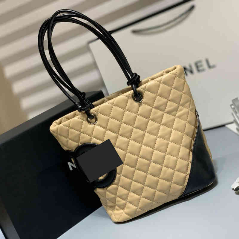 2022 Luxury Brand Channel Mini Totes New Leisure Women's Bag Versatile Bucket Shopping women totes Handbag, Customer service
2022 Luxury Brand Channel Mini Totes New Leisure Women's Bag Versatile Bucket Shopping women totes Handbag, Customer service