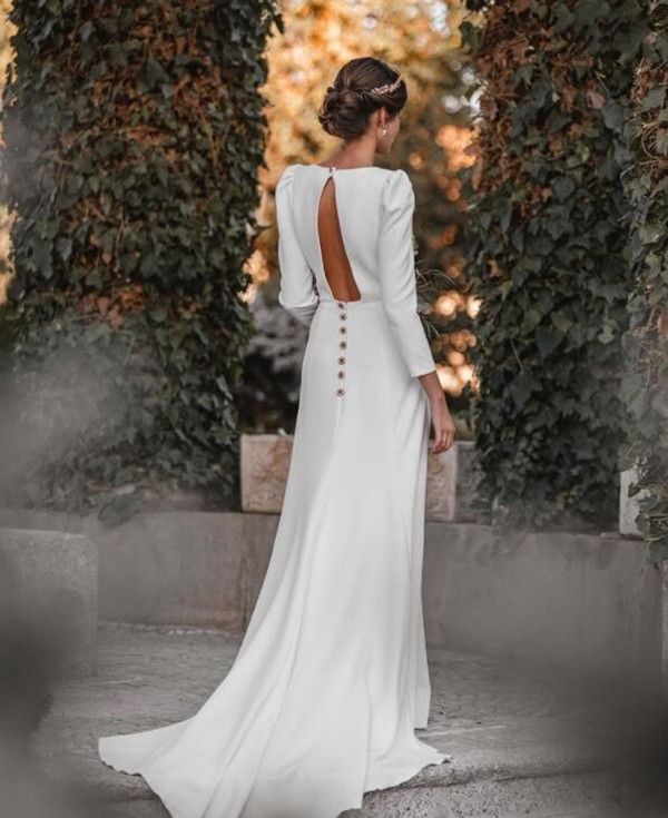 Long Sleeve Crepe Wedding Dress Modern Bohemian Elegant V Neck Open Back Front Split Beach Temple Bridal Gowns
