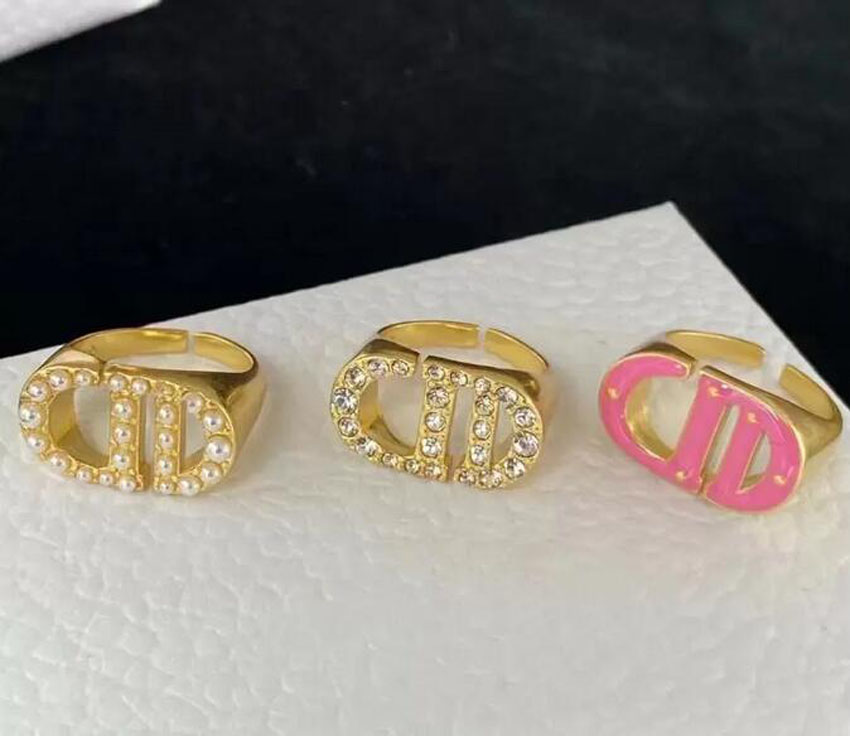 Luxury gold Letter rings lovers finger ring designer jewelry bague for women lady party wedding gift With BOX
Luxury gold Letter rings lovers finger ring designer jewelry bague for women lady party wedding gift With BOX