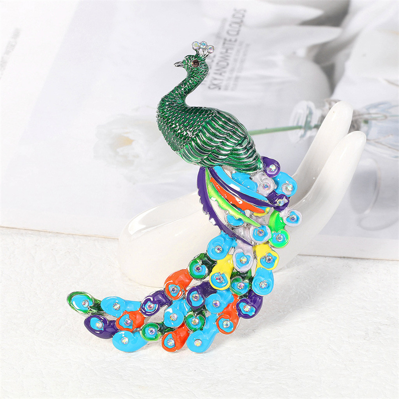 Women Diamond Peacock Shape Brooch Oil Drop Animal Clothes Corsage Badge Alloy Suit Skirt Lapel Pin European Clothing Ornaments Accessories
Women Diamond Peacock Shape Brooch Oil Drop Animal Clothes Corsage Badge Alloy Suit Skirt Lapel Pin European Clothing Ornaments Accessories