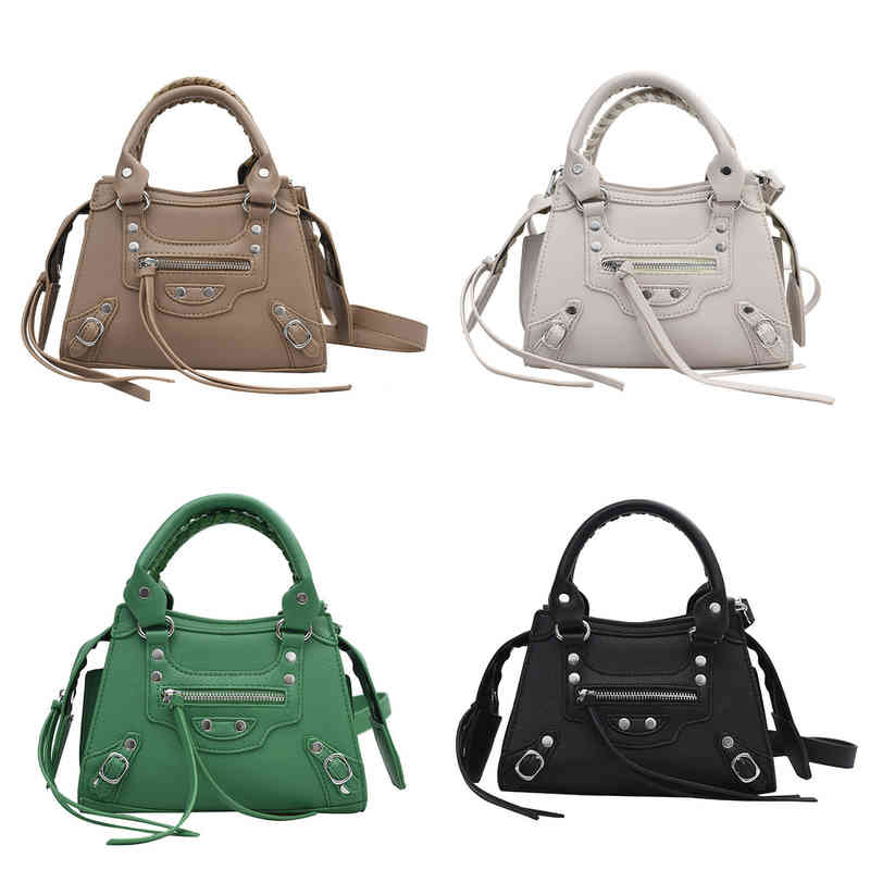 Totes Bags Tote Bag Fashion Ladies Leather Handbags For Women Leisure Shoulder Trend Cross Rivet Portable Small Purses, Black-22x15.5x10.5cm
Totes Bags Tote Bag Fashion Ladies Leather Handbags For Women Leisure Shoulder Trend Cross Rivet Portable Small Purses, Black-22x15.5x10.5cm