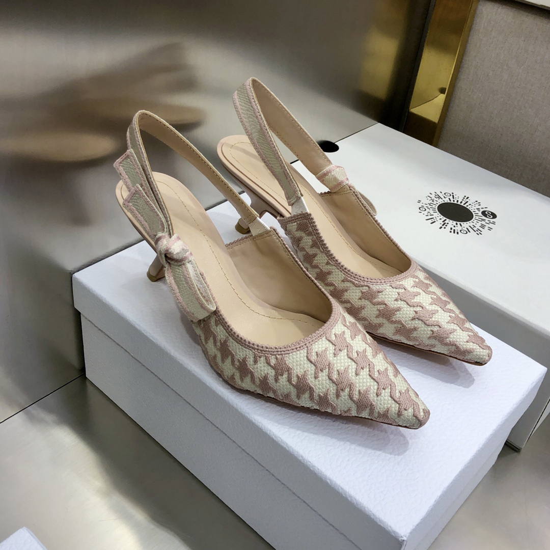 Spring summer 2022 new sandals jacquard embroidery middle heel bow color matching women's shoes Euro 33-44 US 3-13, Pink
Spring summer 2022 new sandals jacquard embroidery middle heel bow color matching women's shoes Euro 33-44 US 3-13, Pink