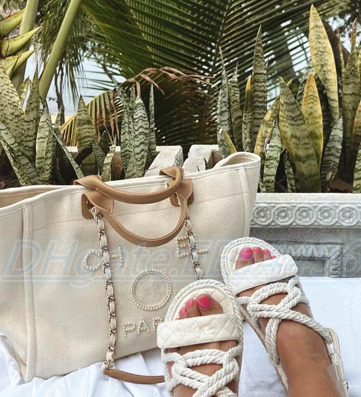 luxury designer deauville Shoulder Beach bags Women's handbags classic Wallet Purses tote bag travel Crossbody shopping bag handbag fashion Large purse card holder
luxury designer deauville Shoulder Beach bags Women's handbags classic Wallet Purses tote bag travel Crossbody shopping bag handbag fashion Large purse card holder