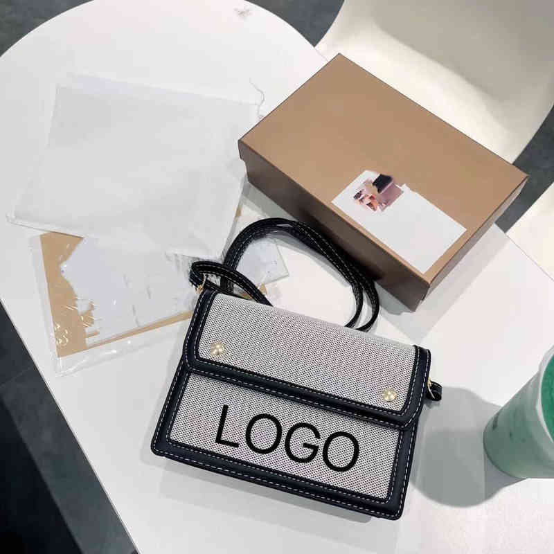 2022 luxury brand New Women's Bag Fashion Simple Printing Mini Small Square BAG Canvas With Leather Single Shoulder Messenger Bag Flip, Customer service
2022 luxury brand New Women's Bag Fashion Simple Printing Mini Small Square BAG Canvas With Leather Single Shoulder Messenger Bag Flip, Customer service