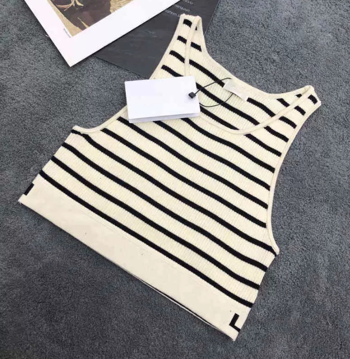 Women's Tanks & Camis Letter Budge cotton-blend Cropped top Shorts Designer Yoga Suit O-neck Sleeveless Sex bra Vest Ladies solid Elastic Femme vintage clothing