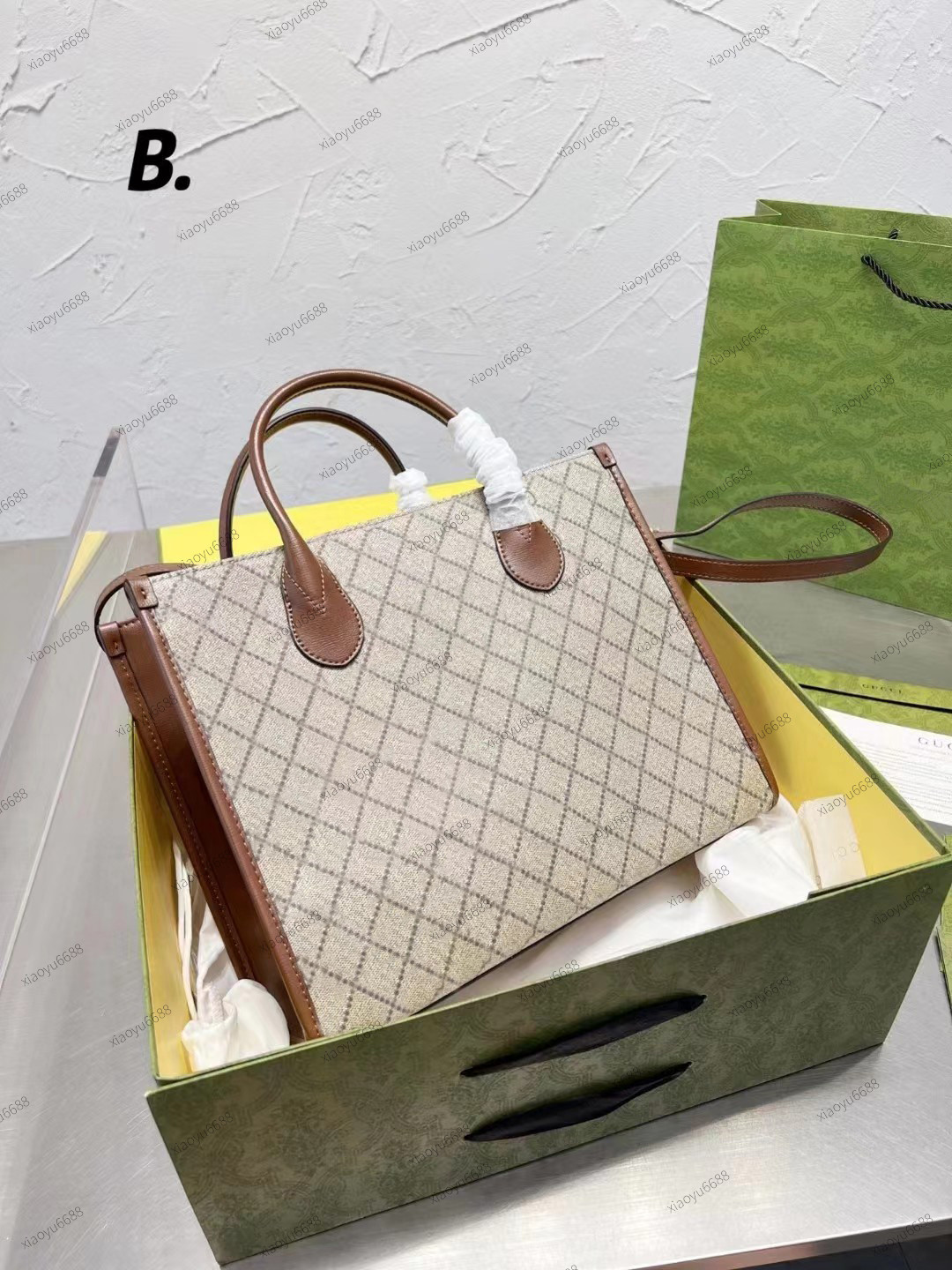 Large Capacity Shopping Bag Tote Bags Lady Handbag Travel Shoulder Bag Full Classic Letters Print Pattern Detachable Leather Strap Internal Zipper High Quality, Make up the difference
Large Capacity Shopping Bag Tote Bags Lady Handbag Travel Shoulder Bag Full Classic Letters Print Pattern Detachable Leather Strap Internal Zipper High Quality, Make up the difference