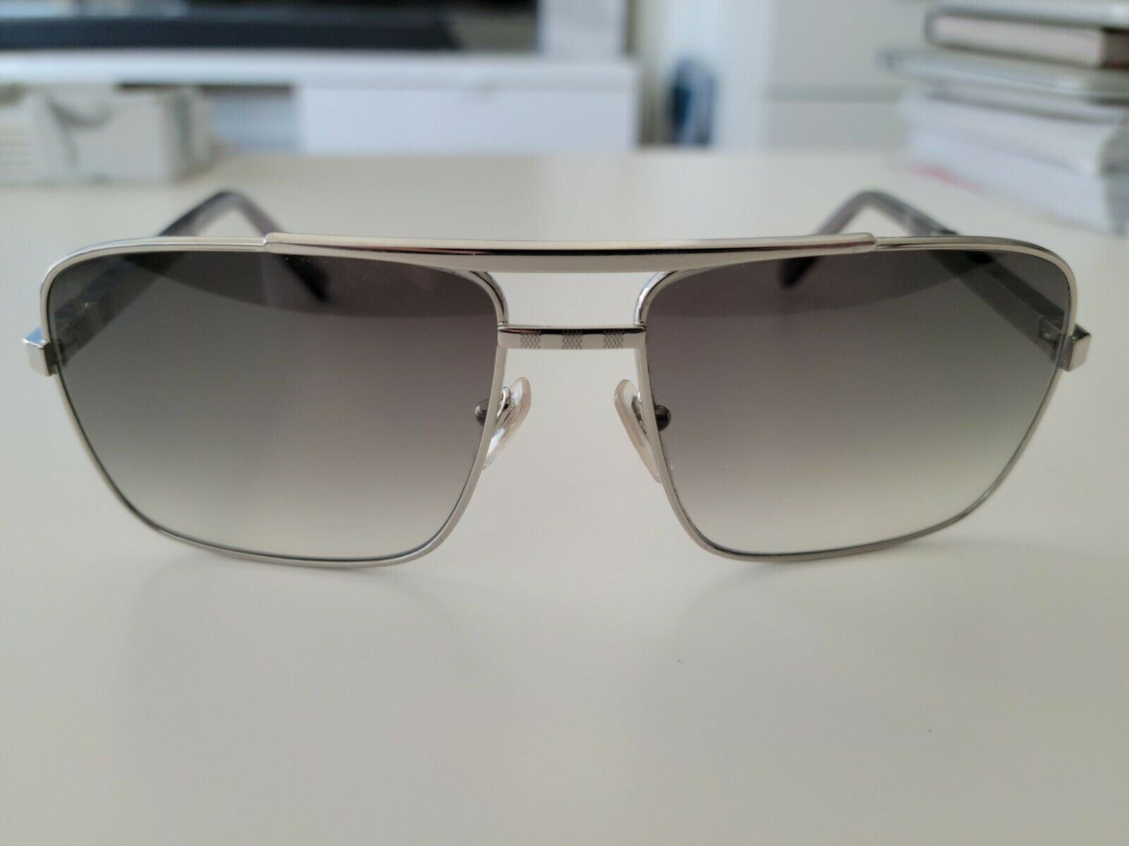 Fashion vintage designer sunglasses women and men attitude metal square fram blocks uv400 lens outdoor protection eyewear with box
Fashion vintage designer sunglasses women and men attitude metal square fram blocks uv400 lens outdoor protection eyewear with box