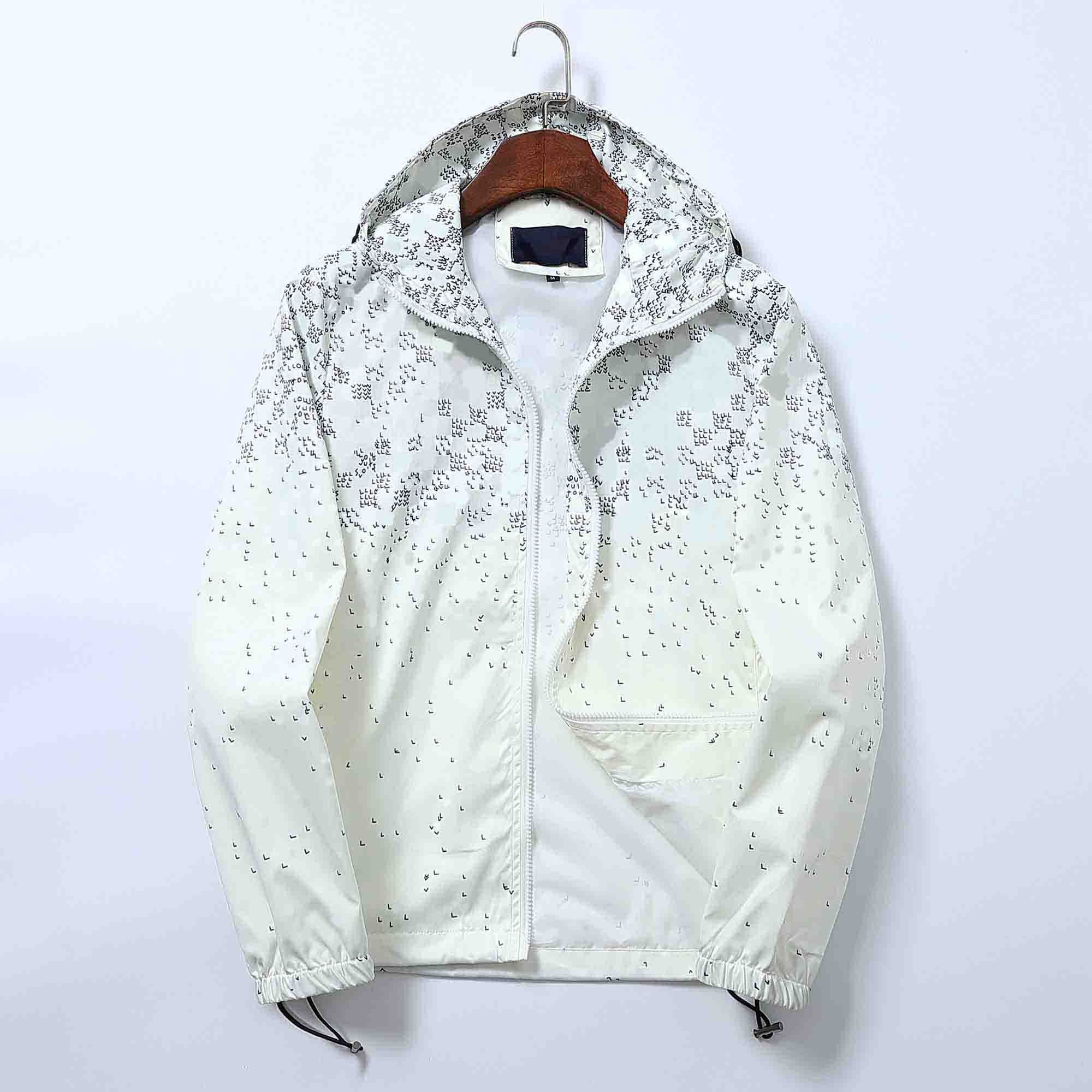 Popular new spring and autumn new men's design reflective jacket high quality luxury light jacket fluorescent casual collar design jacket la
Popular new spring and autumn new men's design reflective jacket high quality luxury light jacket fluorescent casual collar design jacket la