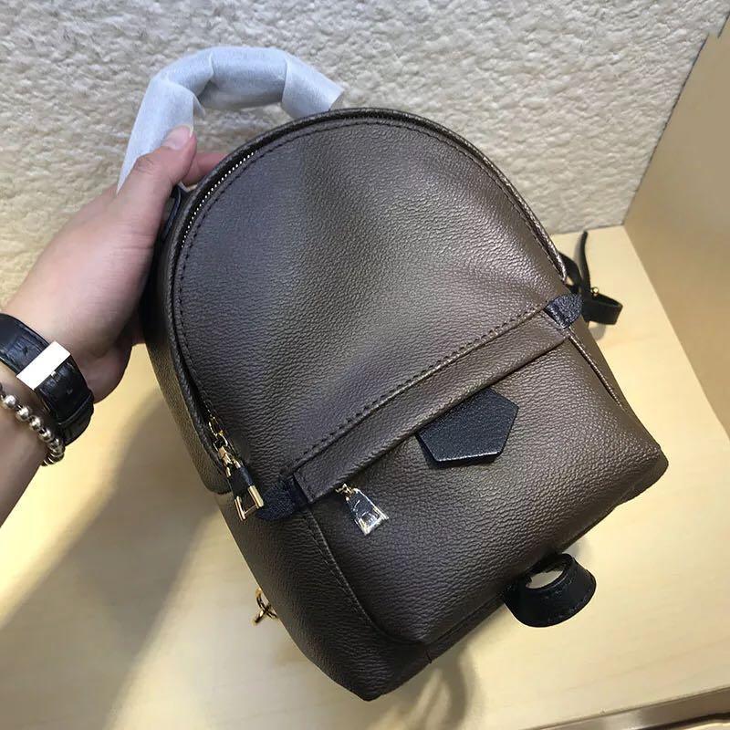 2023 Designers Backpack Messenger Bag Fashion Womens Leather Letters Mini Shoulder Cross Body Luxury Backpacks Sylvie Travel Bags Ladys, Coffee+plaid
2023 Designers Backpack Messenger Bag Fashion Womens Leather Letters Mini Shoulder Cross Body Luxury Backpacks Sylvie Travel Bags Ladys, Coffee+plaid