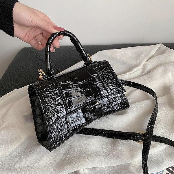 High quality Genuine leather Hourglass Handle crossbody Bags Women's men tote Luxury Designer fashion shopping wallet Envelope card pockets, 13
High quality Genuine leather Hourglass Handle crossbody Bags Women's men tote Luxury Designer fashion shopping wallet Envelope card pockets, 13
