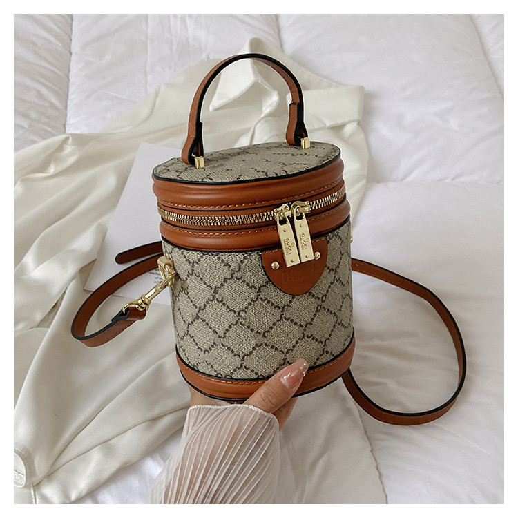 Brand Day Packs Ribbon Women Shoulder Bags Ladies Handbag Messenger Famous Brand bucket bag candy Letter printing FASHION brown black, Brown g 201
Brand Day Packs Ribbon Women Shoulder Bags Ladies Handbag Messenger Famous Brand bucket bag candy Letter printing FASHION brown black, Brown g 201