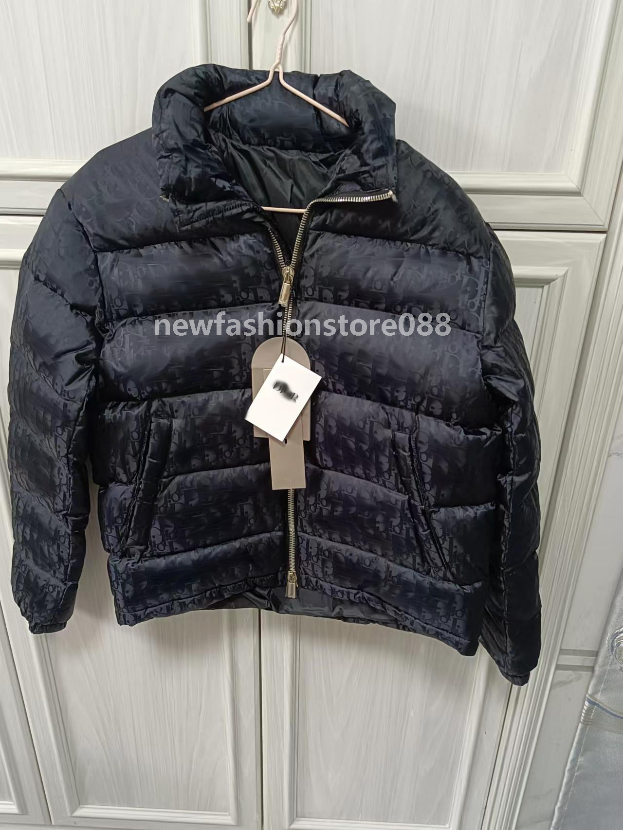 21Fw Designer Puffer Winter Down Duck Doudoune 90 Thickening Warm Coat High Quality Men Down Jackets Winterjacke
21Fw Designer Puffer Winter Down Duck Doudoune 90 Thickening Warm Coat High Quality Men Down Jackets Winterjacke