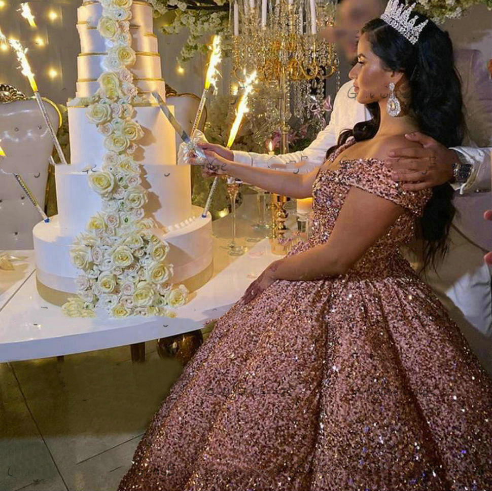 Sparkly Purple Sequined Quinceanera Dresses Off Shoulder V-Neck Floor Length Princess Ball Gown Back Lace Up Sweet 16 Dress Prom Vestidos 15 Anos