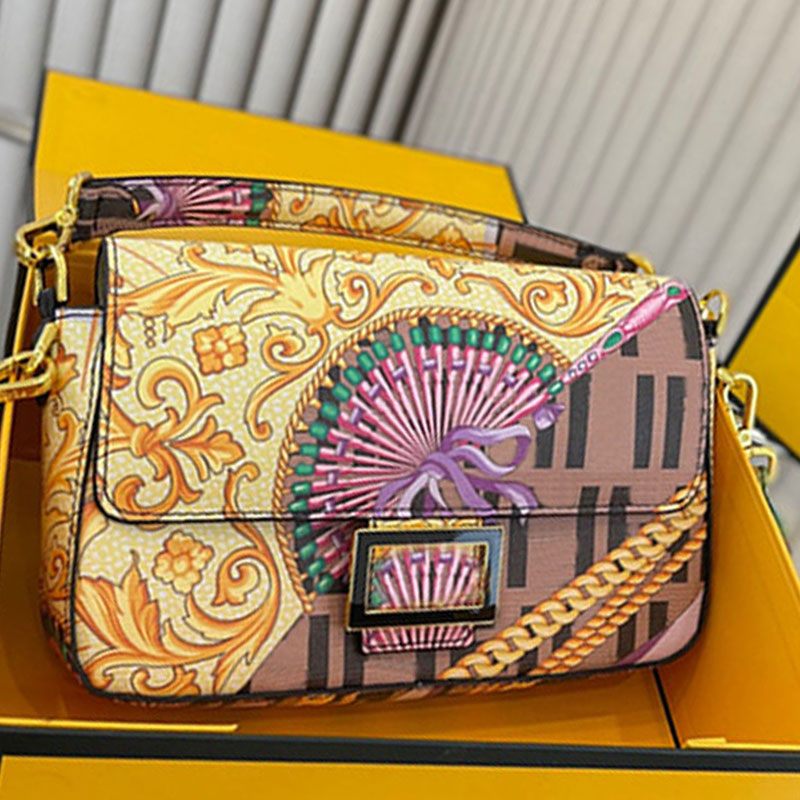 Graffiti Baguette Crossbody Bag Flap Clutch Shoulder Bag Women Handbag Purse Baroque Print Head Portrait Hasp Hardware Fashion Letter Detachable Floral Strap, Box
Graffiti Baguette Crossbody Bag Flap Clutch Shoulder Bag Women Handbag Purse Baroque Print Head Portrait Hasp Hardware Fashion Letter Detachable Floral Strap, Box