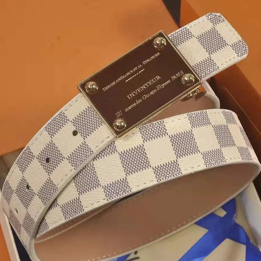 Fashion luxury belt buckle belt designer design of men and women of high quality leather men's gold buckle belt with box
Fashion luxury belt buckle belt designer design of men and women of high quality leather men's gold buckle belt with box