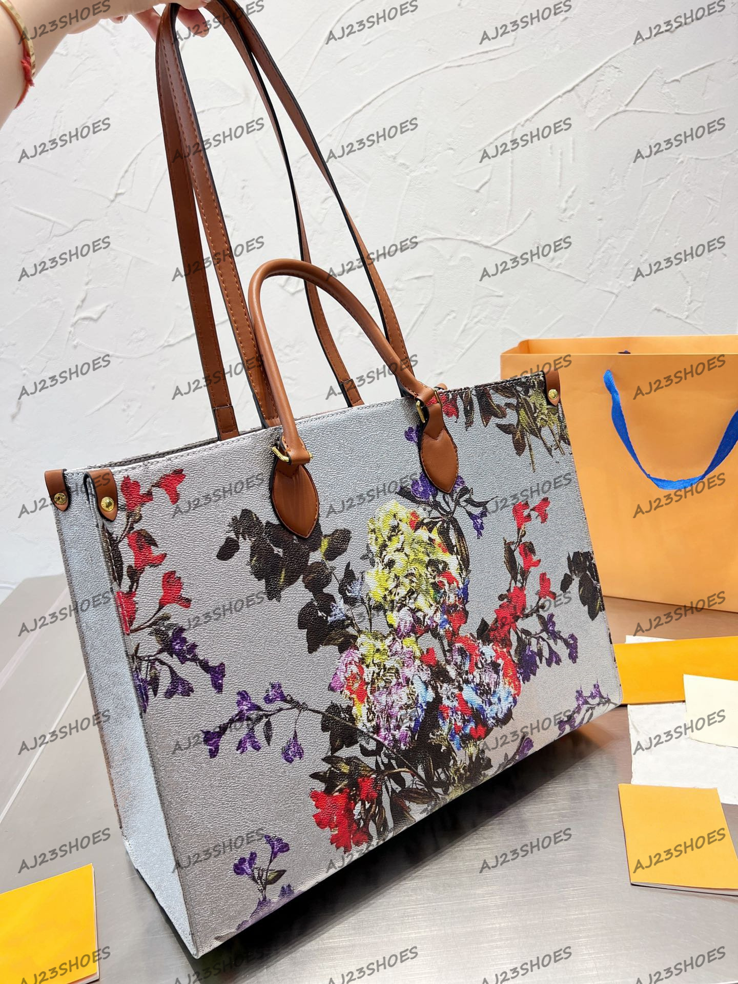 ONTHEGO MM GM Tote bag M21233 35cm Totes Fullset Garden Fall-Winter 2022ss show floral pattern Shoulder Bag Women Shopper Handbag 42cm, 01
ONTHEGO MM GM Tote bag M21233 35cm Totes Fullset Garden Fall-Winter 2022ss show floral pattern Shoulder Bag Women Shopper Handbag 42cm, 01