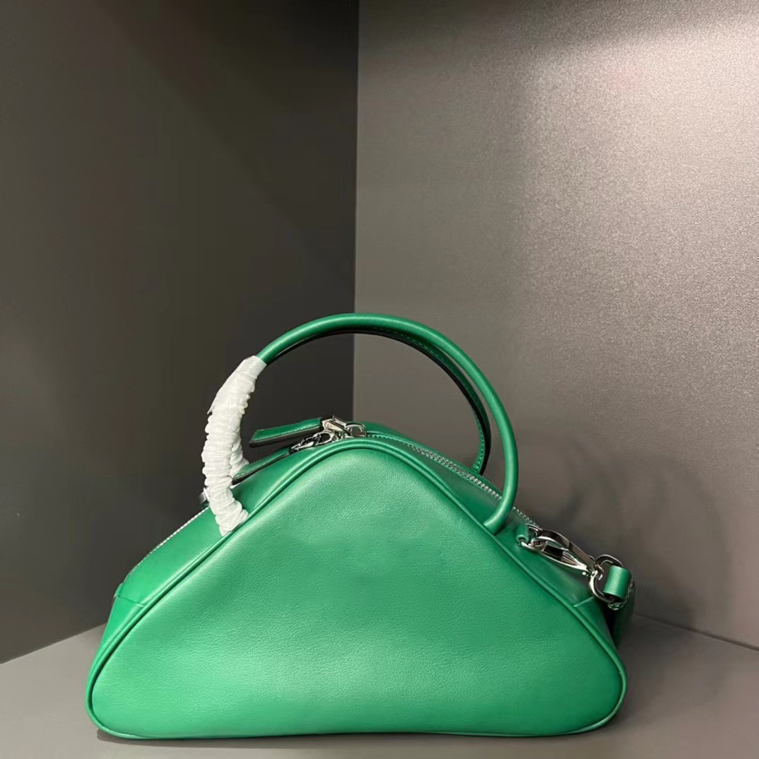 Fashion High Quality Casual Popular One Shoulder Messenger Bag High-grade Genuine Leather Calfskin Men's and Women's Same Style BowlingTriangle Mini Small Square, Box
Fashion High Quality Casual Popular One Shoulder Messenger Bag High-grade Genuine Leather Calfskin Men's and Women's Same Style BowlingTriangle Mini Small Square, Box