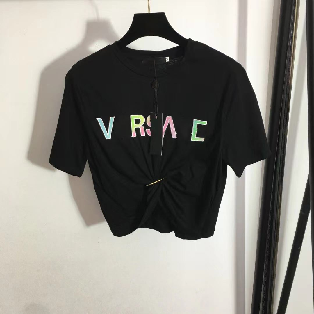 22 Designers T-shirts Fashion T Shirts Women Chest Letter Shirt Color printing Pin tucked waist short sleeved T-shirt Casual Luxurys vercace shirt SML black
22 Designers T-shirts Fashion T Shirts Women Chest Letter Shirt Color printing Pin tucked waist short sleeved T-shirt Casual Luxurys vercace shirt SML black