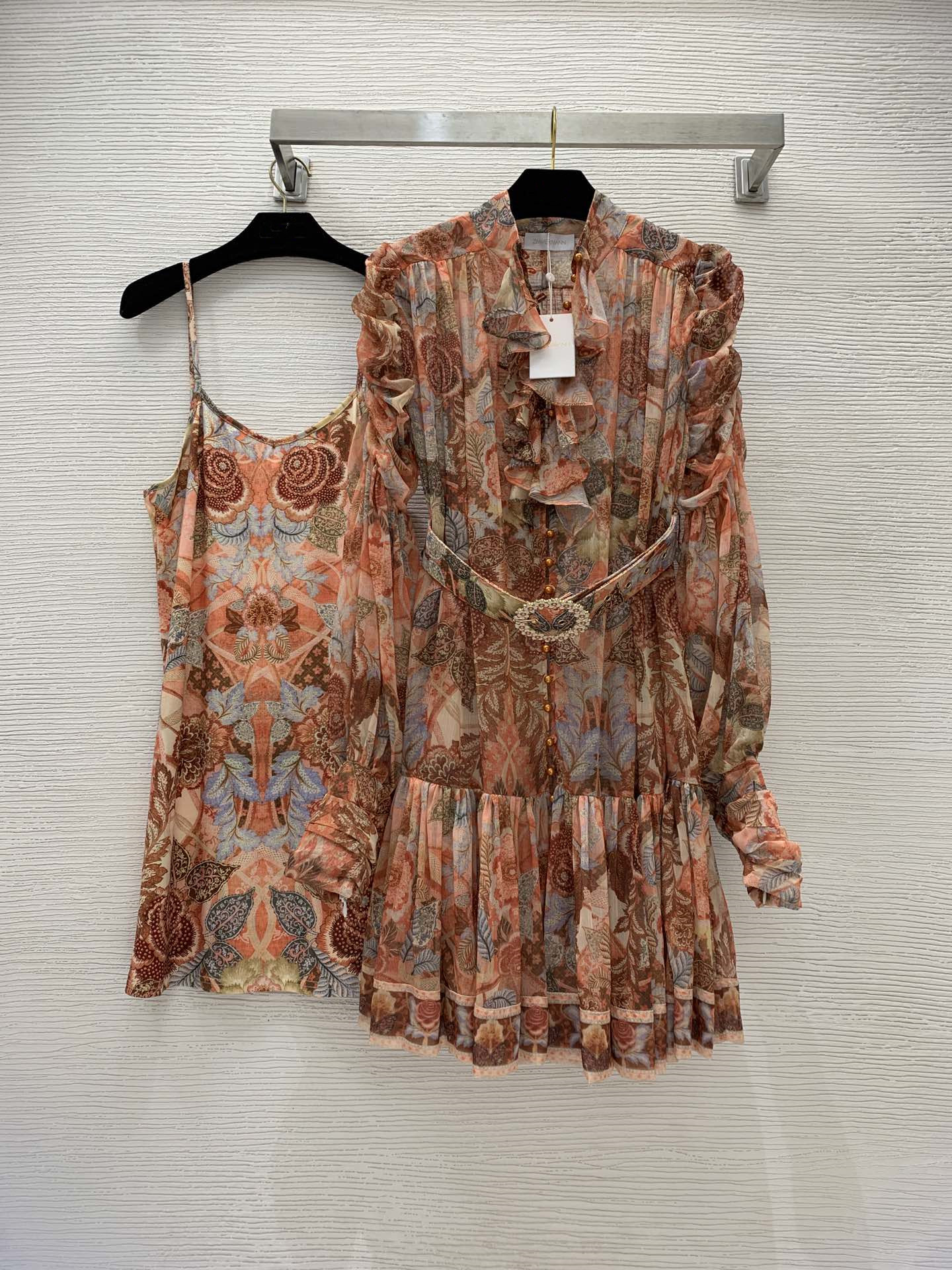 New Luxury Brand Dress ZIM AN Original Quality Printed Long Sleeve Mid Waist Chiffon Skirt, Multi
New Luxury Brand Dress ZIM AN Original Quality Printed Long Sleeve Mid Waist Chiffon Skirt, Multi