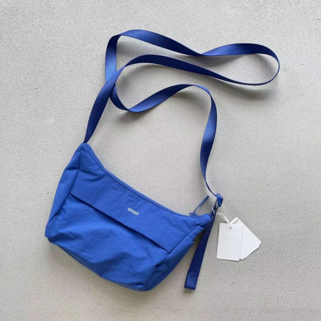 Luxury Crossbody Sling lulul nylon Bag original Designer tote bags high capacity women mens wallet handbags Outdoor sports yoga travel handbag clutch Shoulder Bag, Blue
Luxury Crossbody Sling lulul nylon Bag original Designer tote bags high capacity women mens wallet handbags Outdoor sports yoga travel handbag clutch Shoulder Bag, Blue