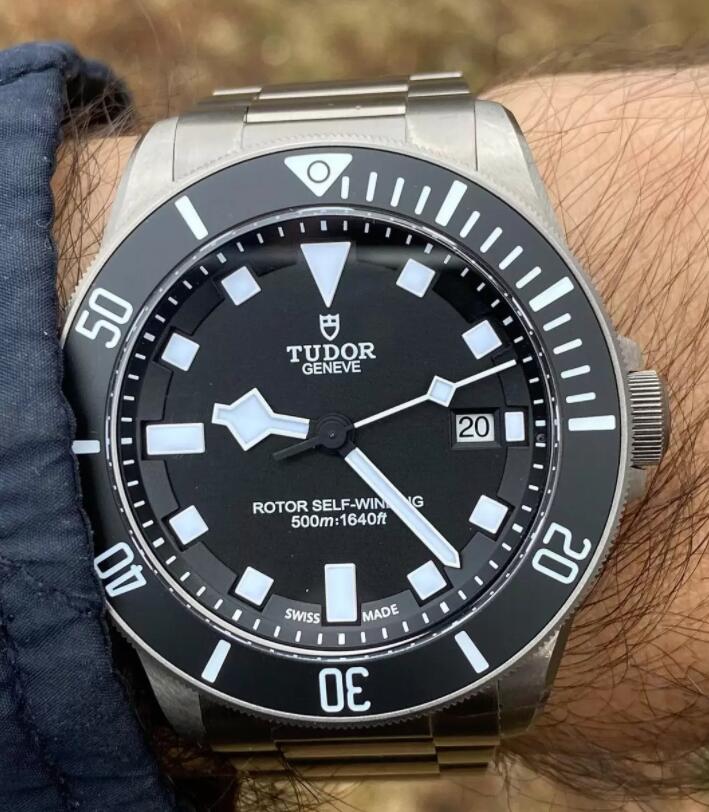 AAA 3A Top Quality Tudors Brand 42mm Men Watches Band Automatic Menchanical Movement Stainless Steel Sapphire Glass With Gift Box 01, Water proof
AAA 3A Top Quality Tudors Brand 42mm Men Watches Band Automatic Menchanical Movement Stainless Steel Sapphire Glass With Gift Box 01, Water proof