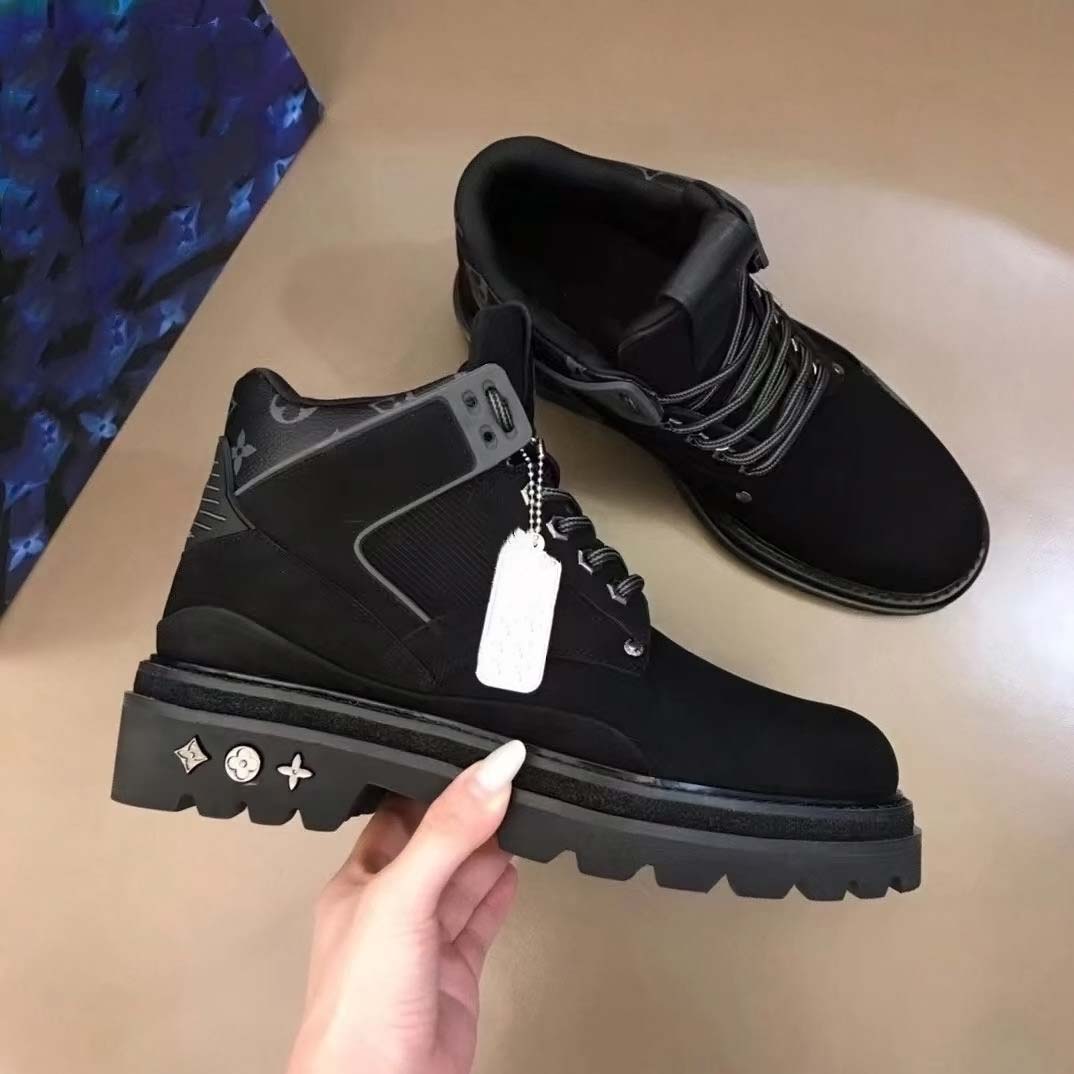 TRAINER RUN AWAY Sneakers Boots Mens Designer Transparent Leather Shoes Luxurys Brand Mans Trainers Runner Casual Shoe Rubber outsole Sneaker 33b
TRAINER RUN AWAY Sneakers Boots Mens Designer Transparent Leather Shoes Luxurys Brand Mans Trainers Runner Casual Shoe Rubber outsole Sneaker 33b