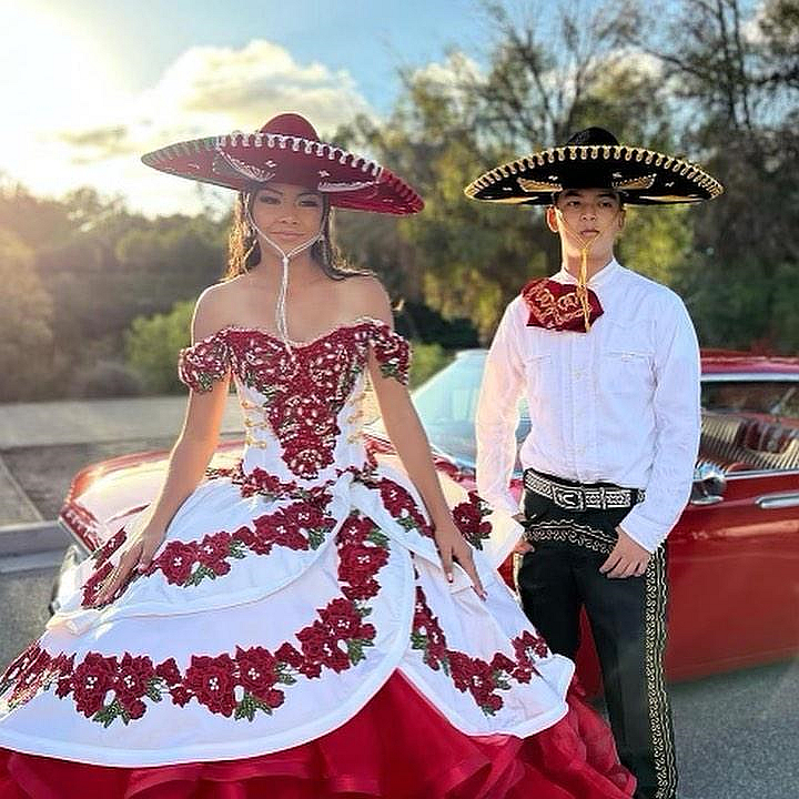 Charro Mexican Style Floral Quinceanera Dresses White And Red Ruffles Tiers Long Prom Pagenat Ball Gown Sweet 15 Dress Off Shoulder Crystals Beaded Ma