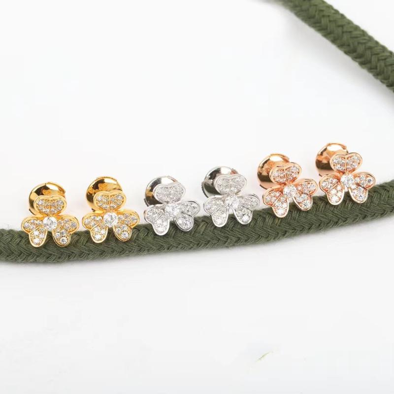Stud High Qulity Classic Europ Jewelry Earrings For Women Gold Color Flowers Sweet Romantic Luck Clover Ear StudStud