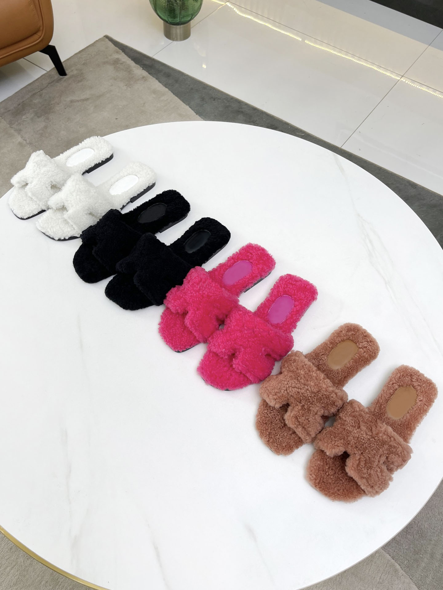 2022 Slippers Fur Oran Sandals Women Casual Black Pink Shearling Upper Flat Flip-Flops Shoes, Color 2
2022 Slippers Fur Oran Sandals Women Casual Black Pink Shearling Upper Flat Flip-Flops Shoes, Color 2