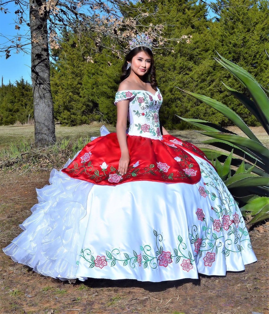 2024 Mexican Embroidered Quinceanera Dresses Ruffles Tiers Floral White And Red Prom Ball Gown Sweet 16 Dress