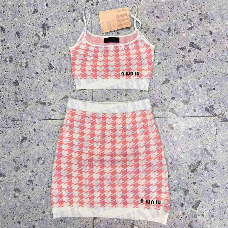 Fashion Sexy Sling Tops Skirts Two Piece Set Womens Summer Dress Plaid Pattern Knitted Vest Clothes, Black
Fashion Sexy Sling Tops Skirts Two Piece Set Womens Summer Dress Plaid Pattern Knitted Vest Clothes, Black