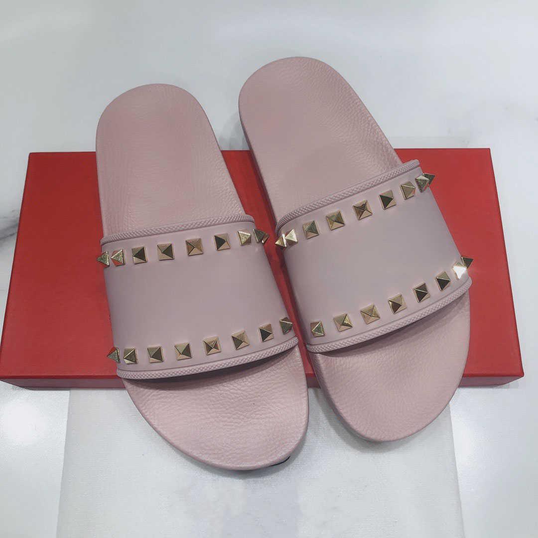 Brand Ladies Slippers Leather Fashion Beach Slippers Rivet Casual Spikes