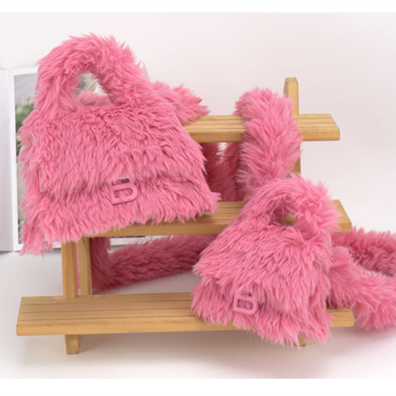 Fashion Womens Bag Ins Faux Fur Hourglass Shoulder s Sweet Cute Winter Plush Satchels Fluffy s Designer Handbag 220819