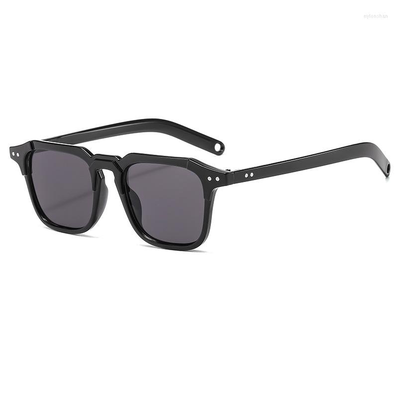 Sunglasses Retro Rivet Square Frame Women Men Red Yellow Blue Lens UV400 Eye Protection Girl Sexy Ladies Fashion Outdoor EyewearSunglasses
Sunglasses Retro Rivet Square Frame Women Men Red Yellow Blue Lens UV400 Eye Protection Girl Sexy Ladies Fashion Outdoor EyewearSunglasses