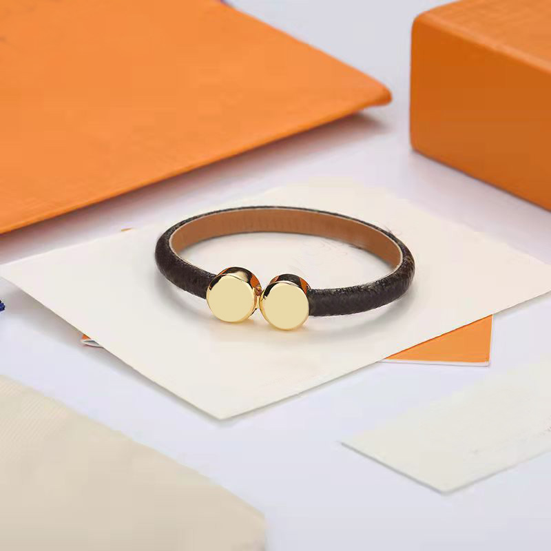 brand luxury jewelry female designer leather bracelet high-end elegant fashion gift with logo and box
brand luxury jewelry female designer leather bracelet high-end elegant fashion gift with logo and box