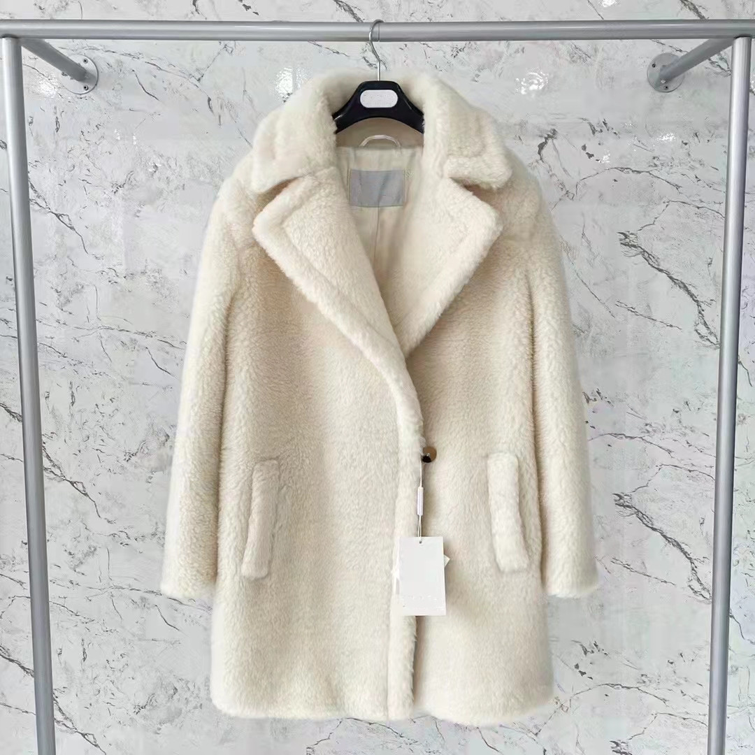 White MM Teddy Orchis Alpaca Fur Women Coats a Lapel Collar Button Outerwear Ladies Coat Polyester Inside lining, Sand
White MM Teddy Orchis Alpaca Fur Women Coats a Lapel Collar Button Outerwear Ladies Coat Polyester Inside lining, Sand